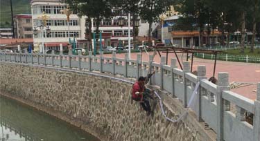 河堤亮化工程 LED數(shù)碼管買(mǎi)貴一點(diǎn)好很多!