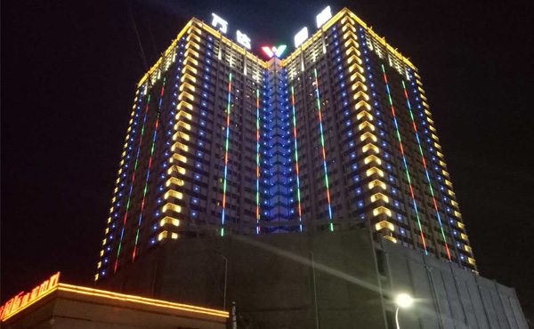 【河南】南陽(yáng)萬(wàn)達(dá)國(guó)際線條燈亮化